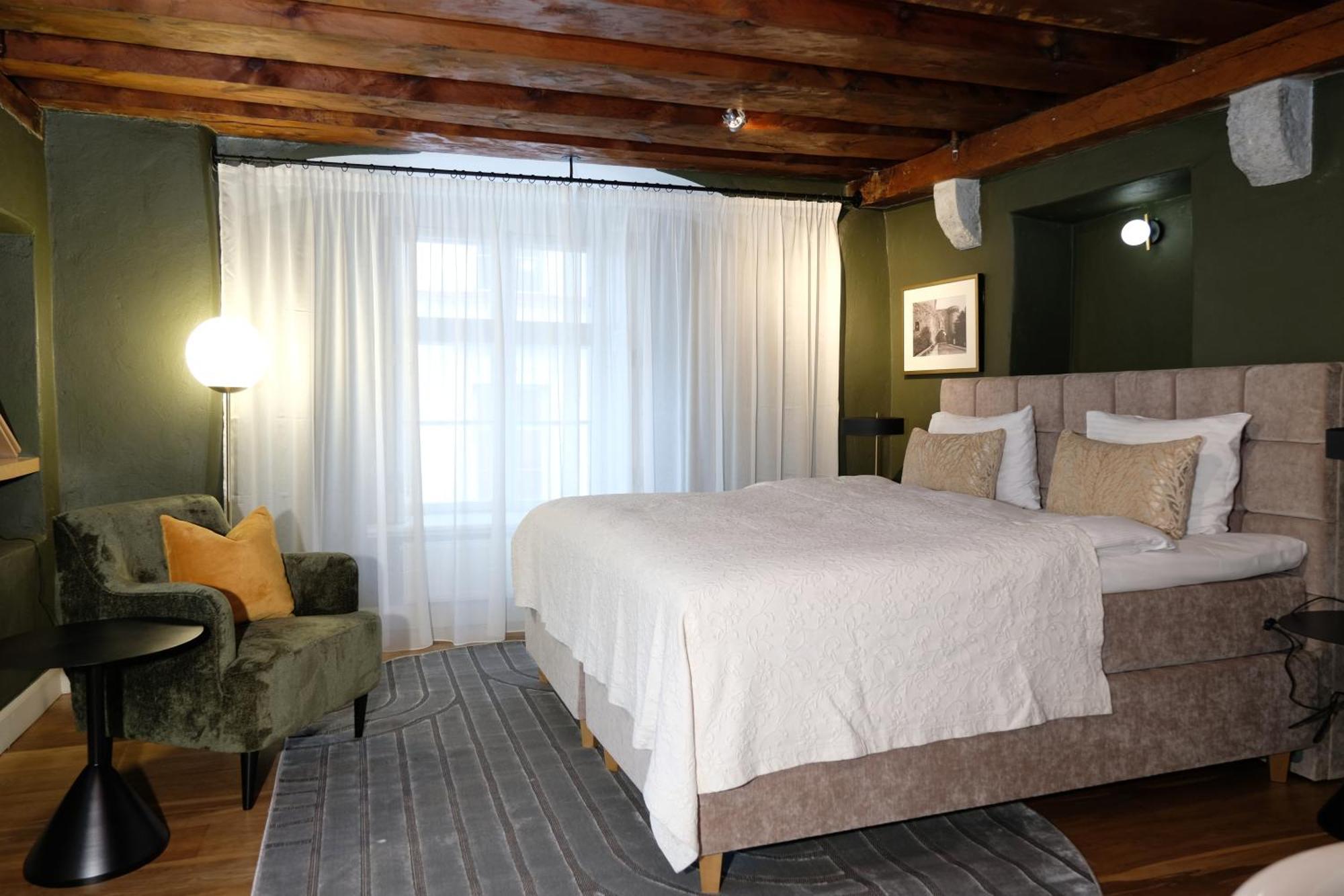 The Three Sisters Old Town Hotel