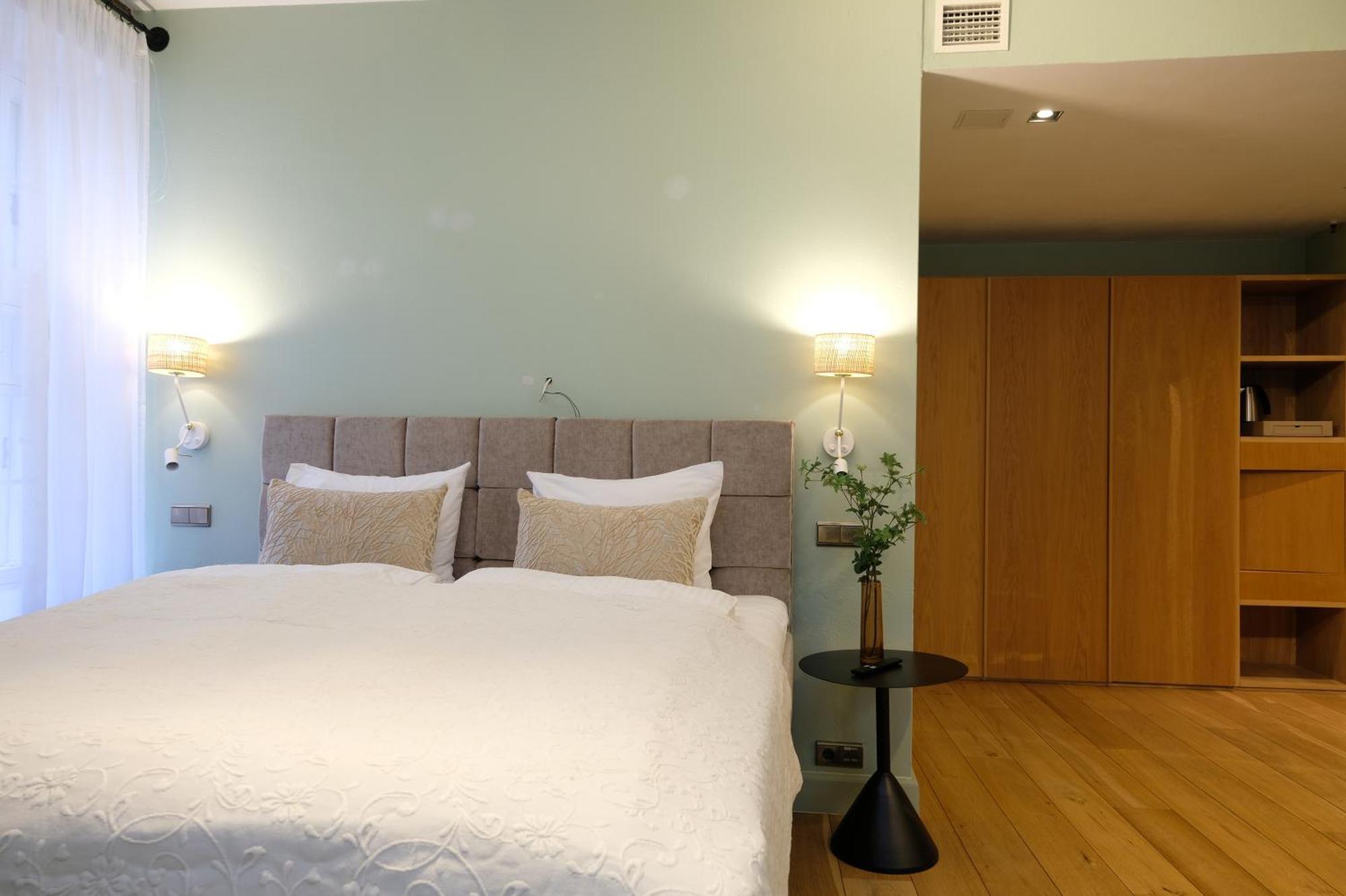 The Three Sisters Old Town Hotel 4*